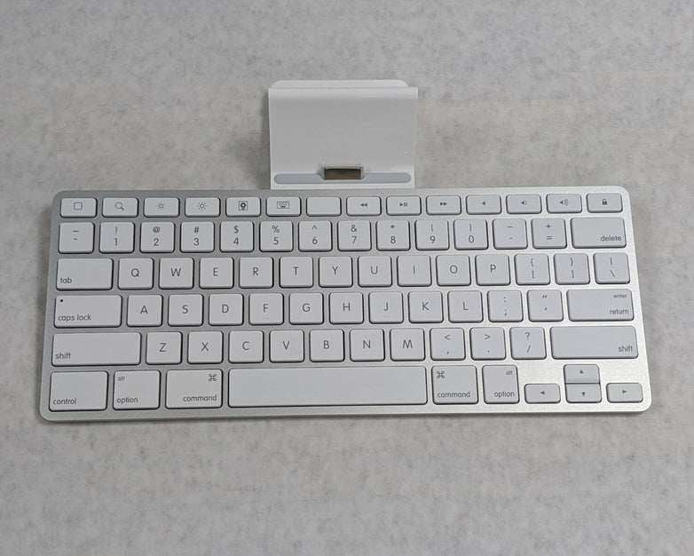 Apple iPad Keyboard Dock A1359 30-Pin 1st, 2nd Generation iPad Accessory