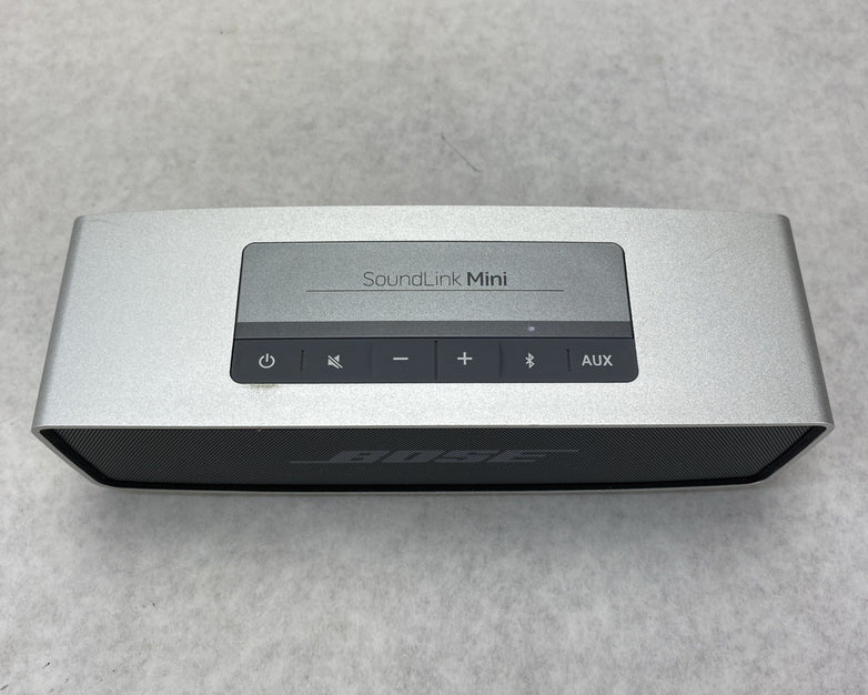 Bose SoundLink Mini 413295 Bluetooth and Aux Speaker With Charging Cradle
