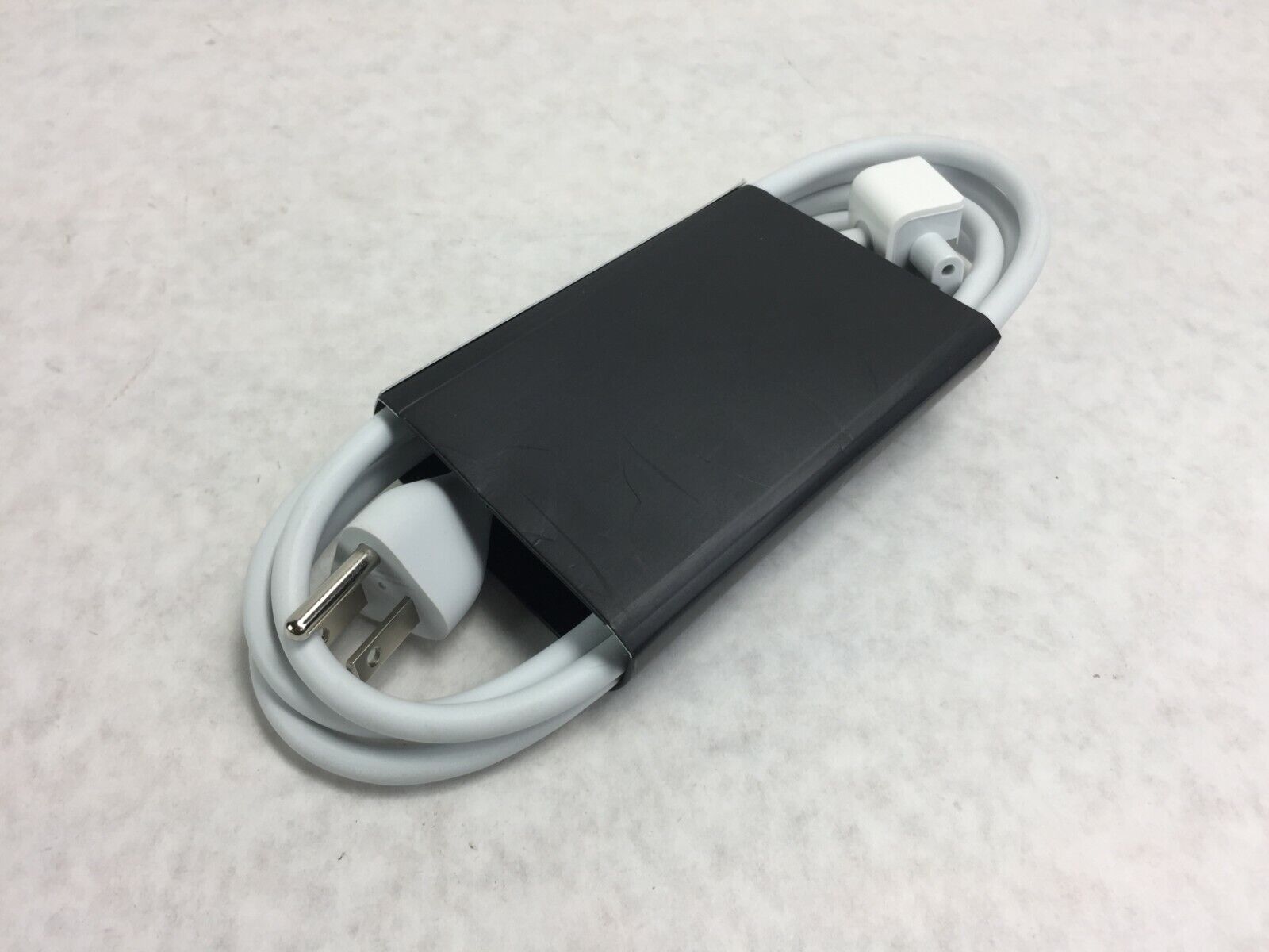 Lot of 2  OEM Apple (Longwell)  E344535  LS-7A  2.5A 125V  6Ft  AC Power Cord