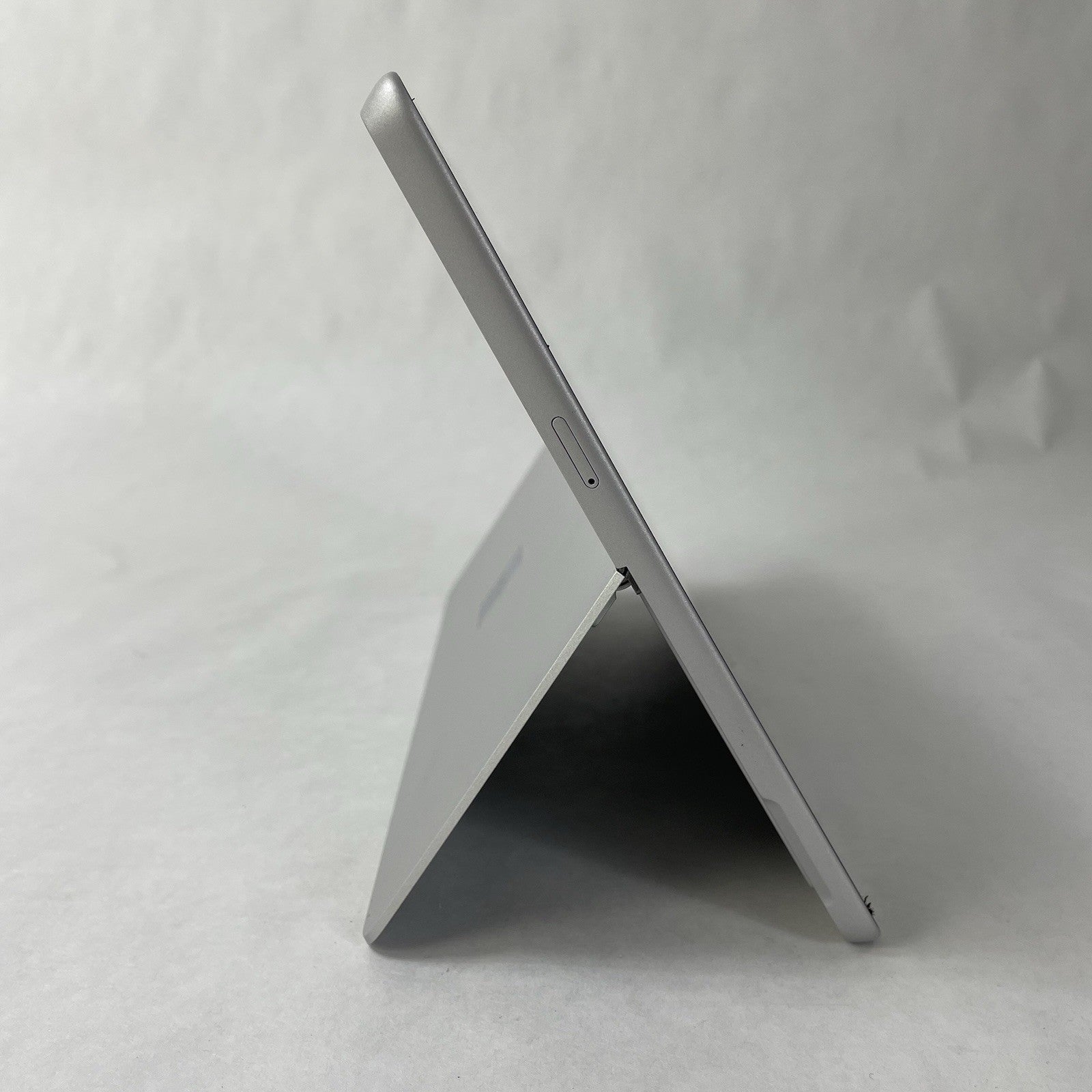 Microsoft Surface G03 i3-10100Y 1.30 GHz 8 GB RAM 128 GB SSD Windows 113