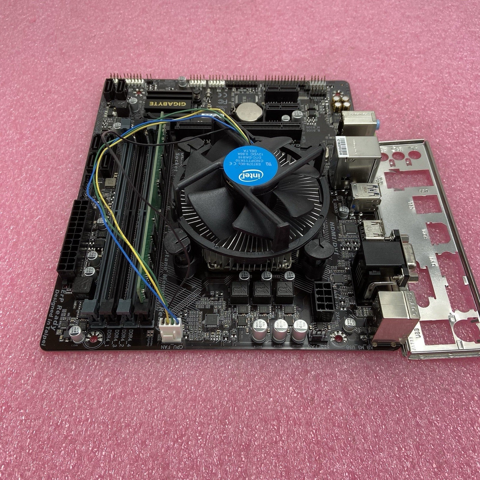 Gigabyte B250M-DS3H Motherboard Intel Core i5-7400 3GHz 4GB RAM w/IO Shield3