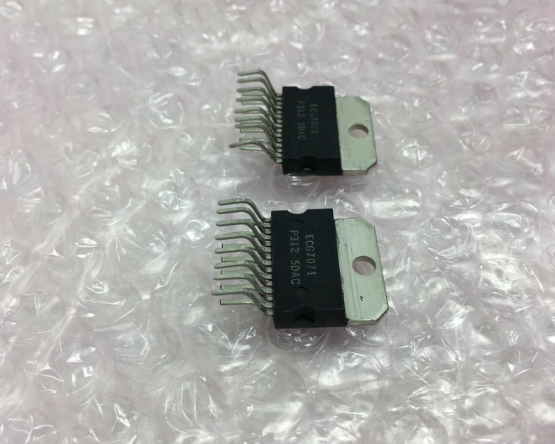 Sylvania ECG7071  Integrated Circuits   Lot of 2  NOS