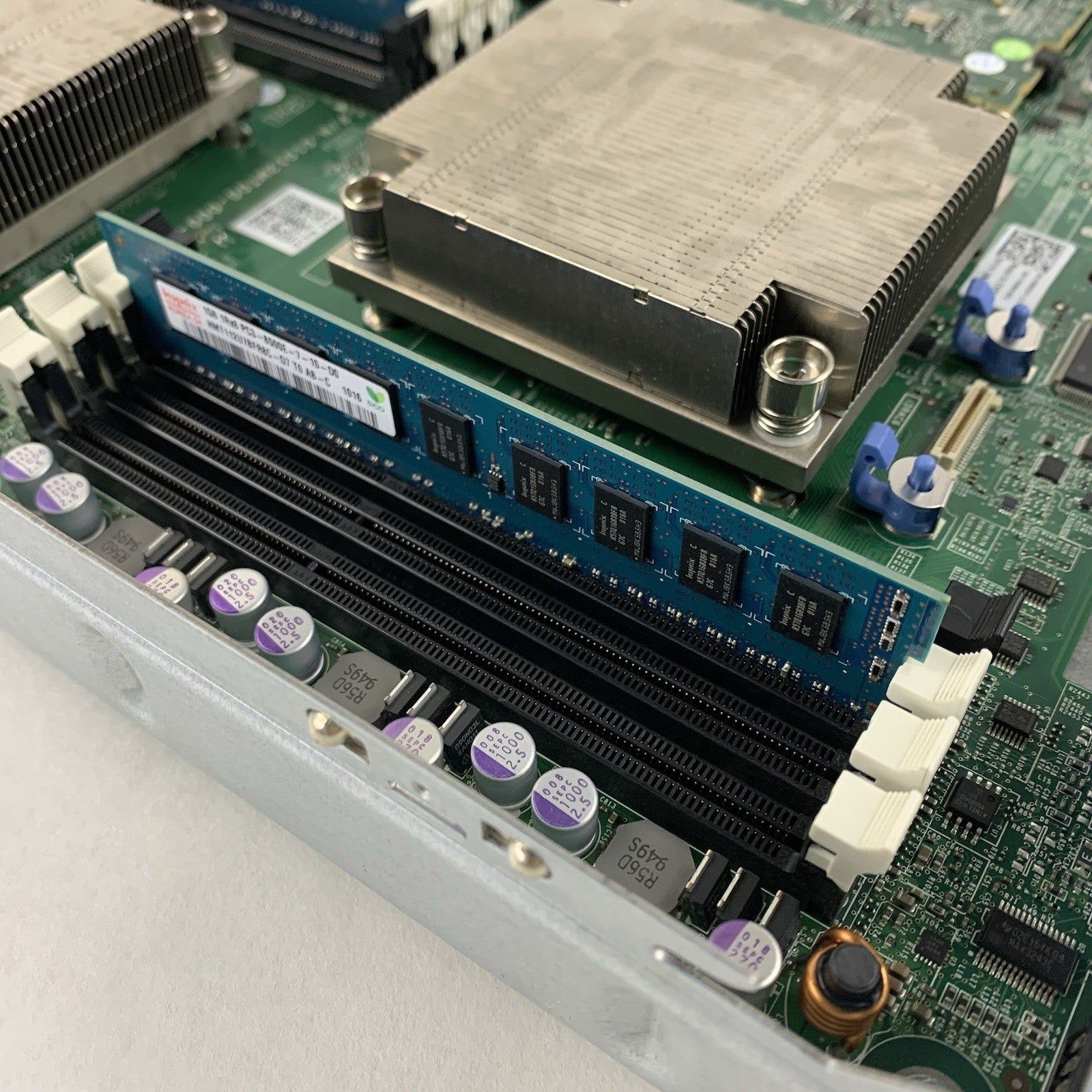 Dell PowerEdge R410 1U Server 2x Xeon E5506 2.13 GHz 2 GB Ram No OS No HDD12