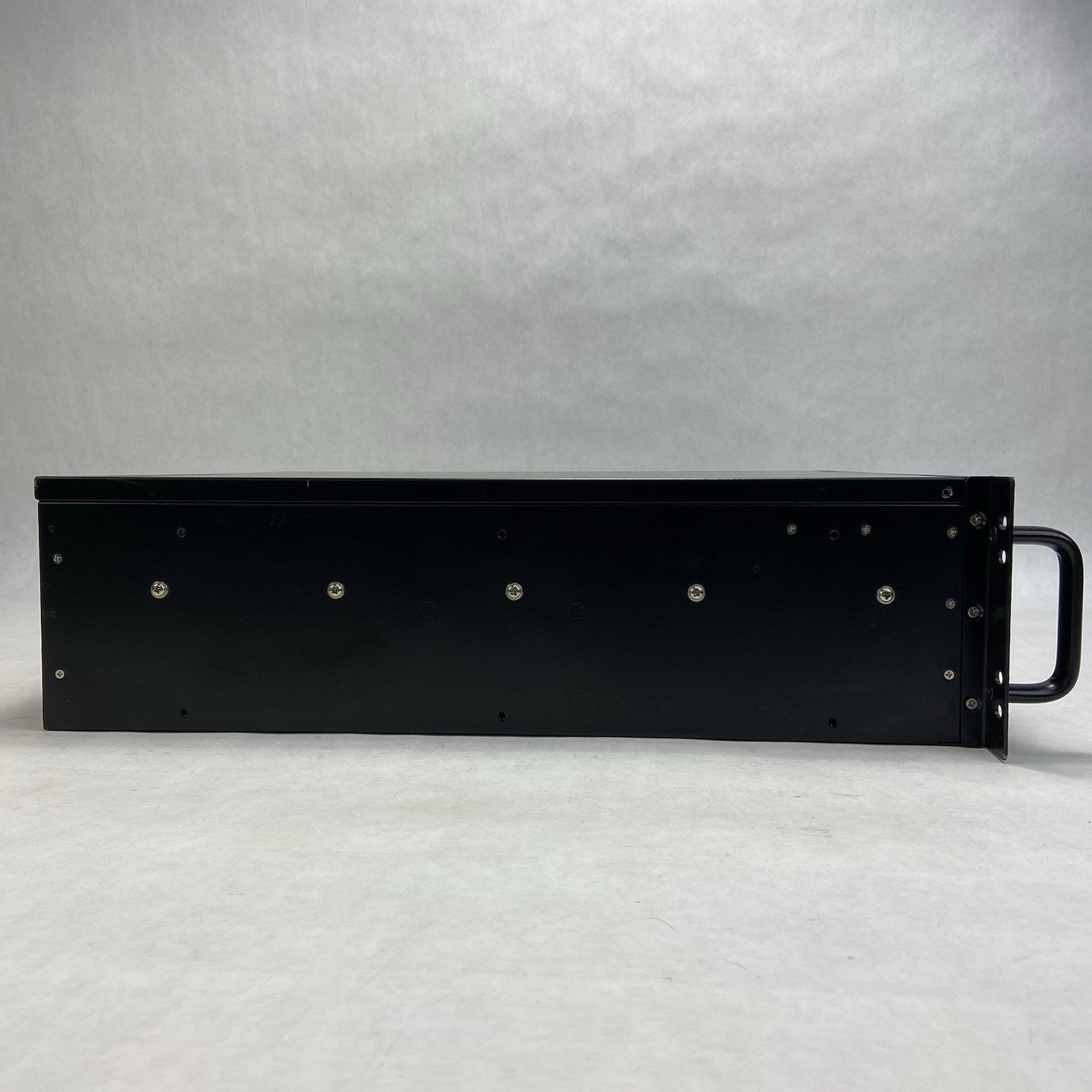 Advantech HPC-7320MB-00XE 3U Rackmount Server Chassis Barebones Missing Caddies8
