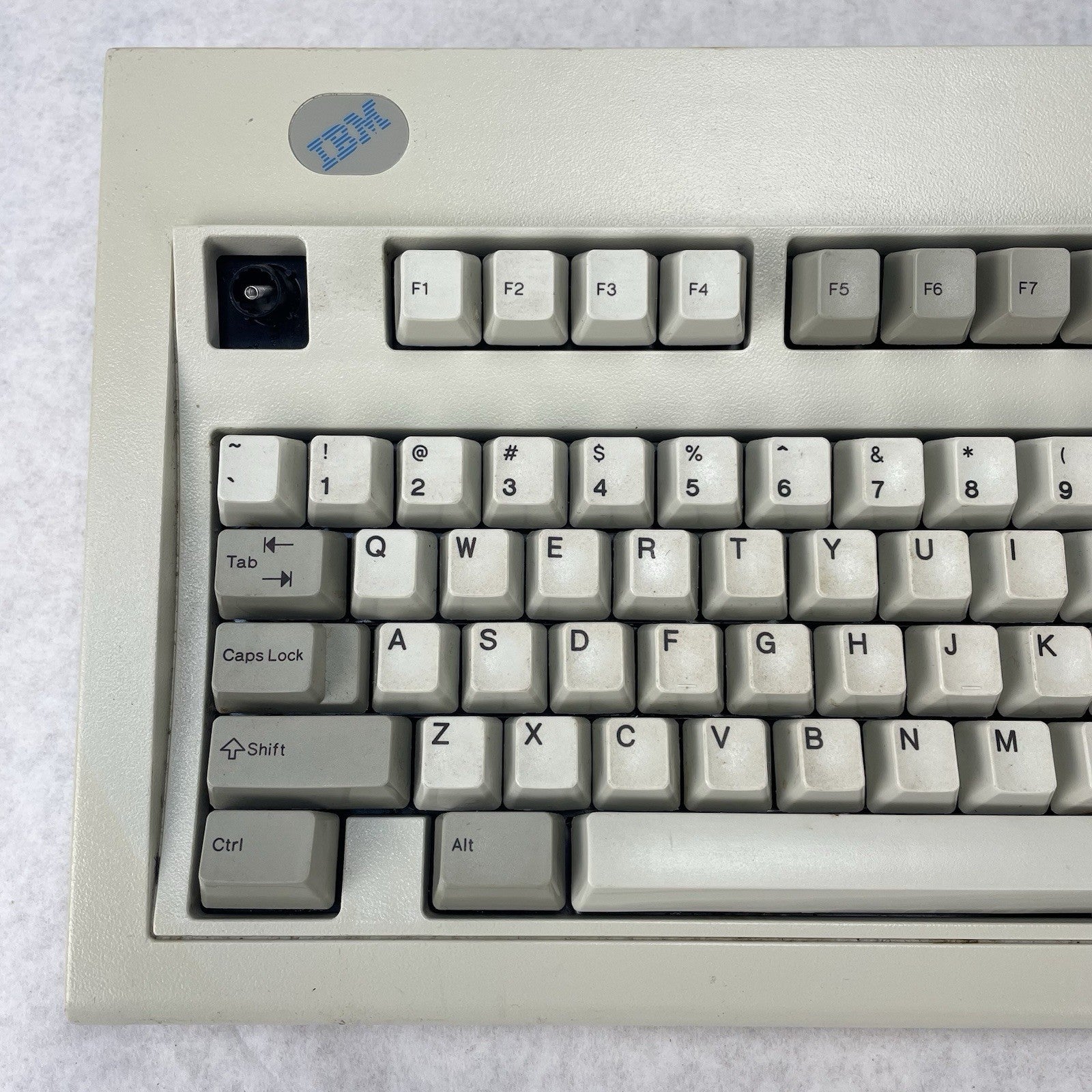 1995 IBM Model M Clicky Mechanical Keyboard 92G7453 Parts Broken Spacebar2