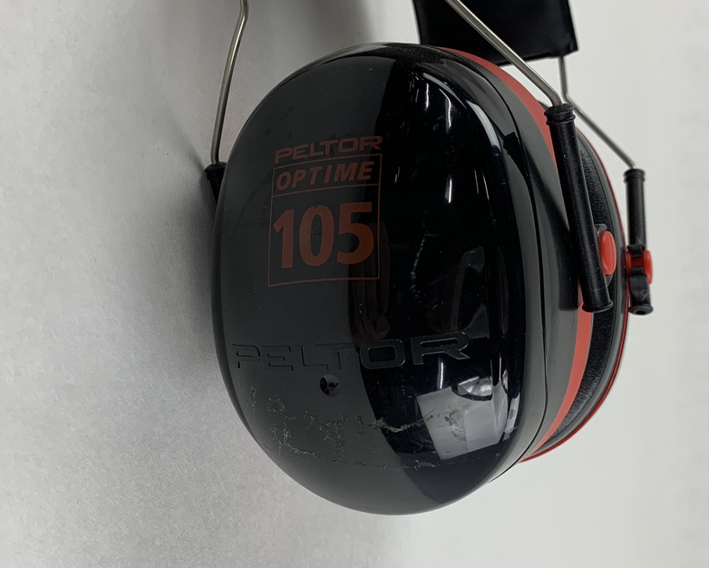 Peltor Optime 101 3M Ear Muffs Black/Red Hearing Conservation Lot of 4x