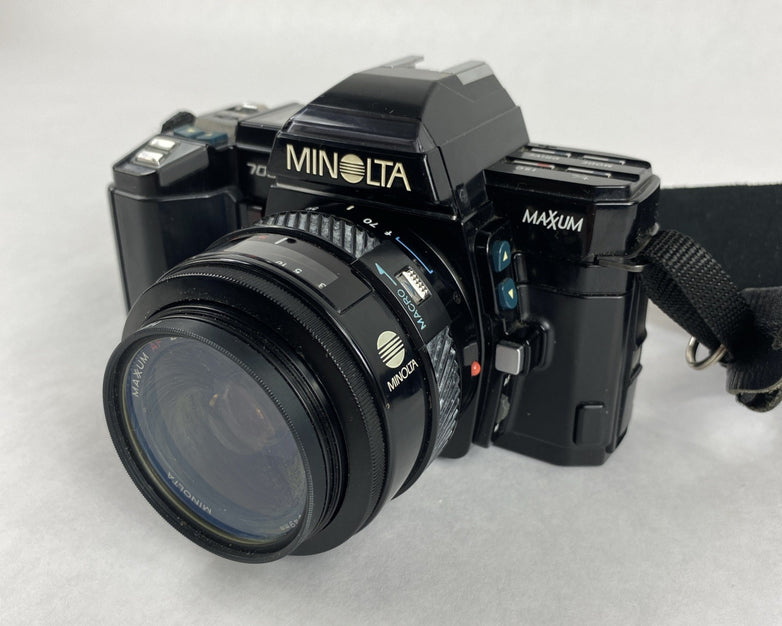 Minolta Maxxum 7000 AF SLR 35mm Film Camera With Extra Lens and Flash Attachment