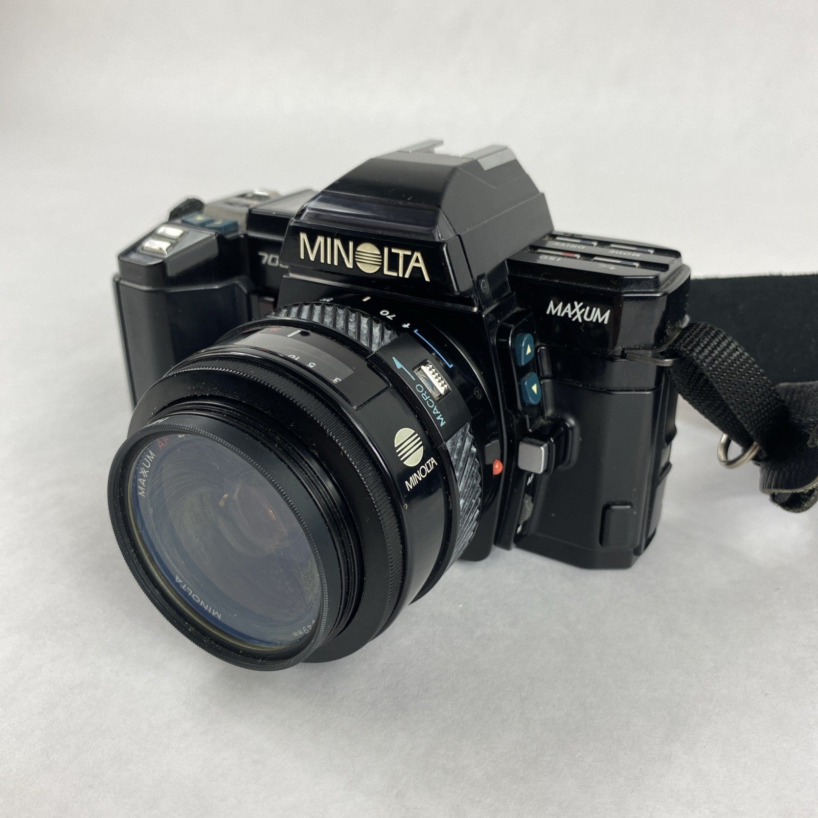 Minolta Maxxum 7000 AF SLR 35mm Film Camera With Extra Lens and Flash Attachment3