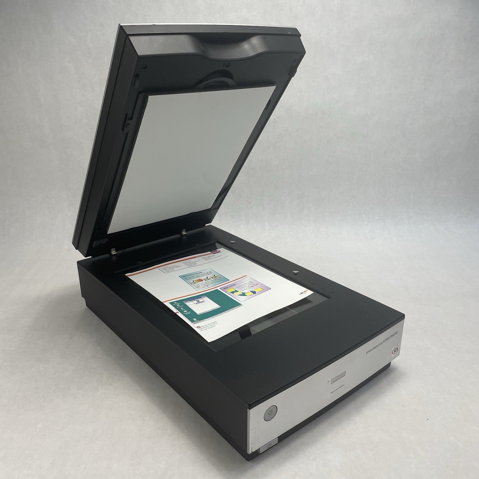 Epson Perfection V700 Photo Flatbed Dual Negative Film Scanner No Power Cord0