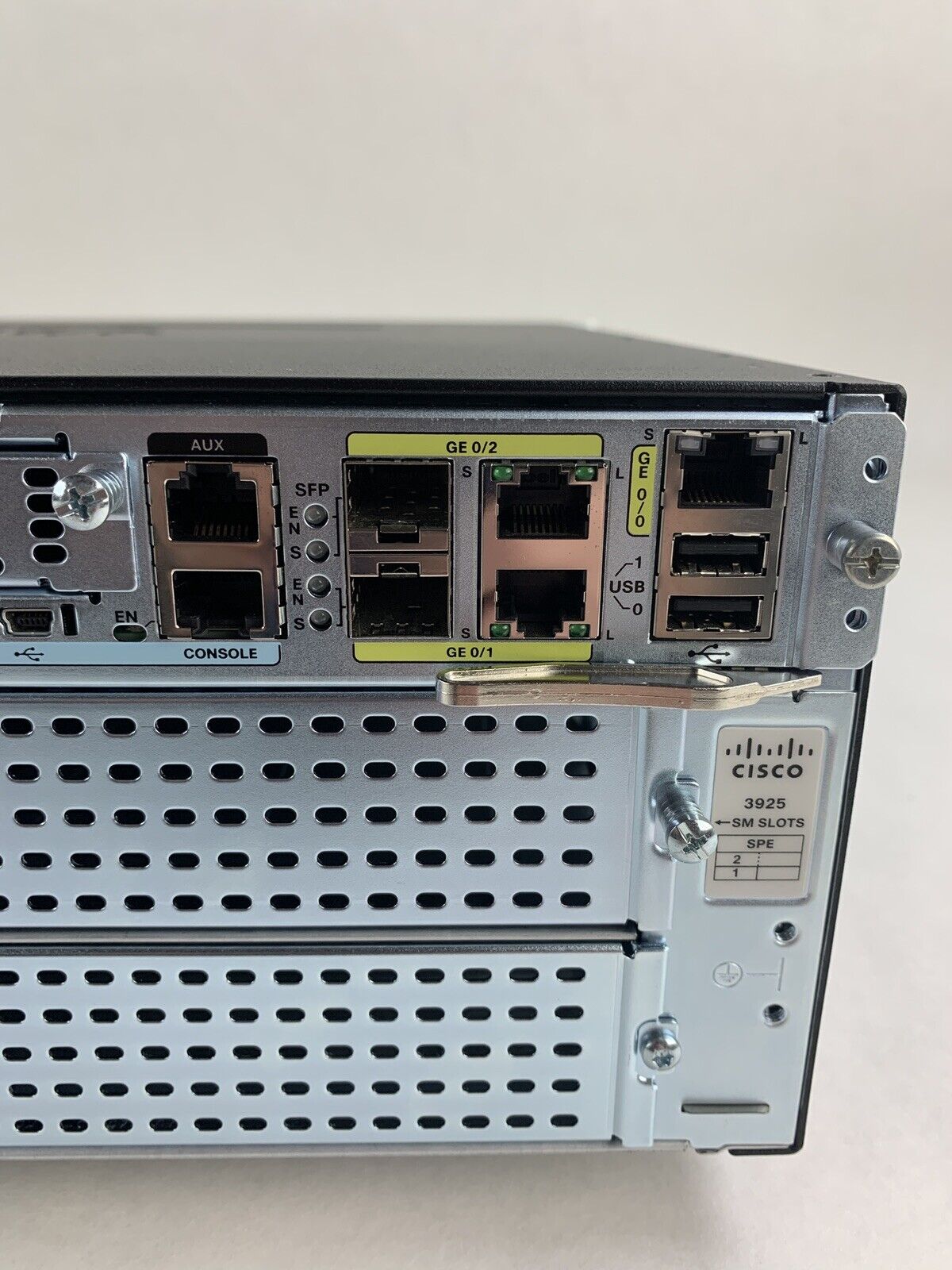Cisco 3900 CISCO3925-CHASSIS V02 Dual Gigabit Integrated Services Router No OS