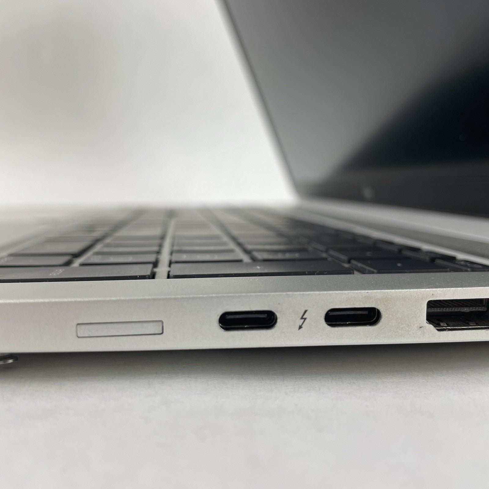 HP EliteBook 850 G8 15.6" i5-1145G7 2.60 GHz 8 GB RAM No SSD/OS/AC - Bad USB8