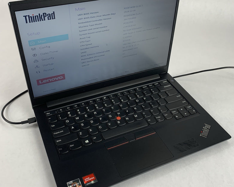 Lenovo ThinkPad E14 Gen 3 14" Ryzen 5 5500U 2.1 Ghz 8 GB Ram No OS/HDD/AC Dinged