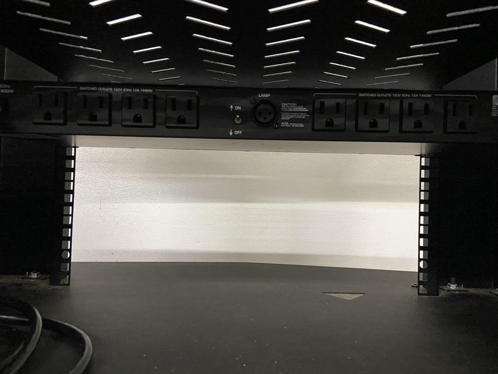 Avtech GM-350S Conferencing Cart W/Rackmount ETA Systems ETAS15L 15A Power Unit