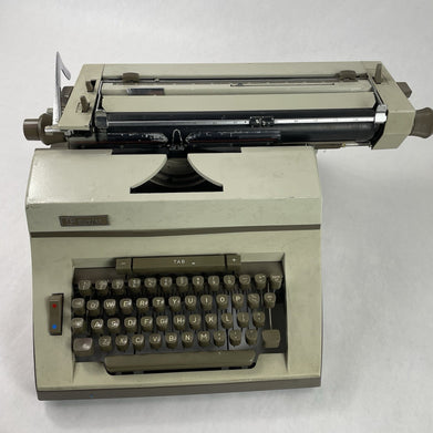 Vintage Royal Litton Heavy Duty Manual Typewriter No Ribbon