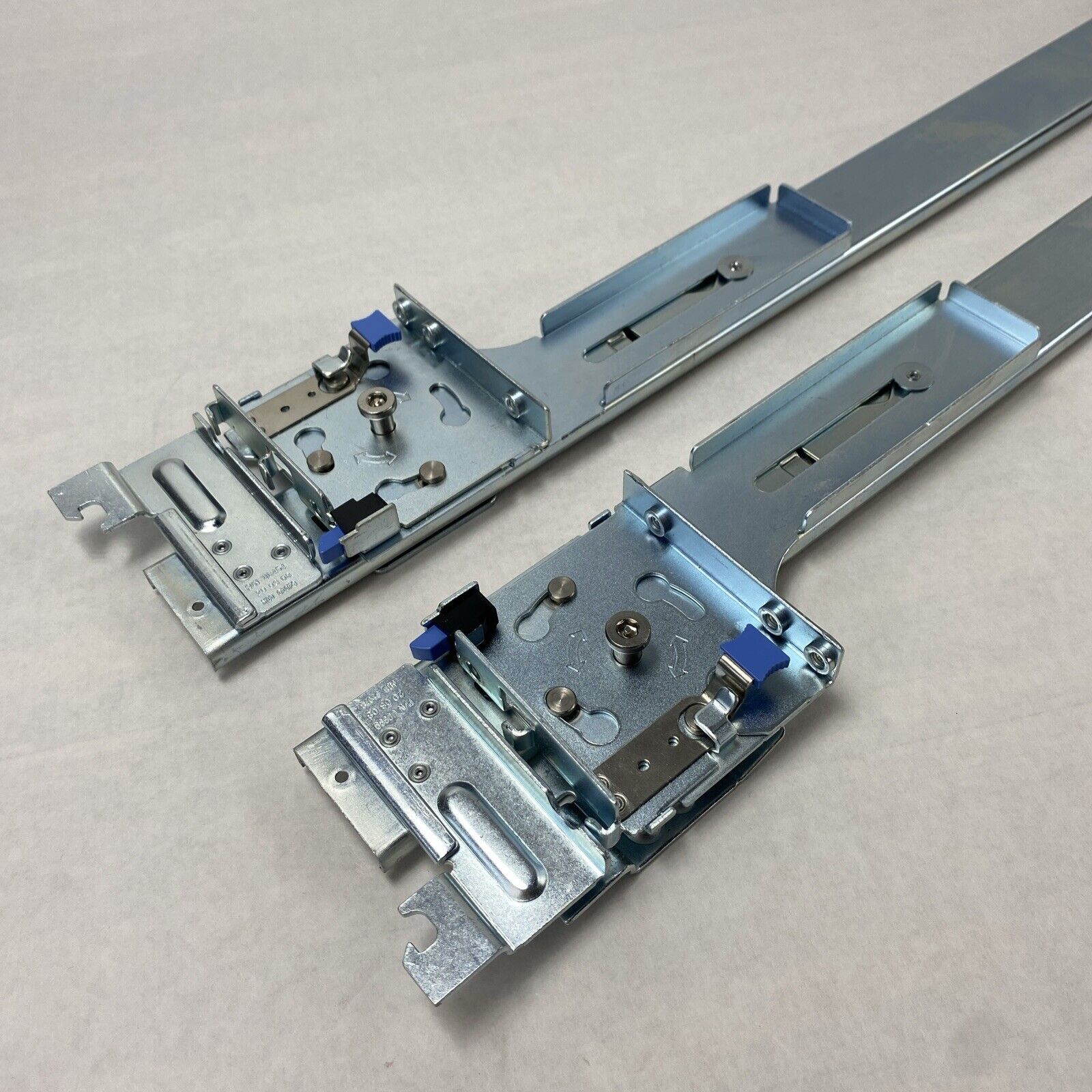 Dell UN443 GM761 WC369 RP267 Left and Right 2U PowerEdge Server Rapid Rail Set