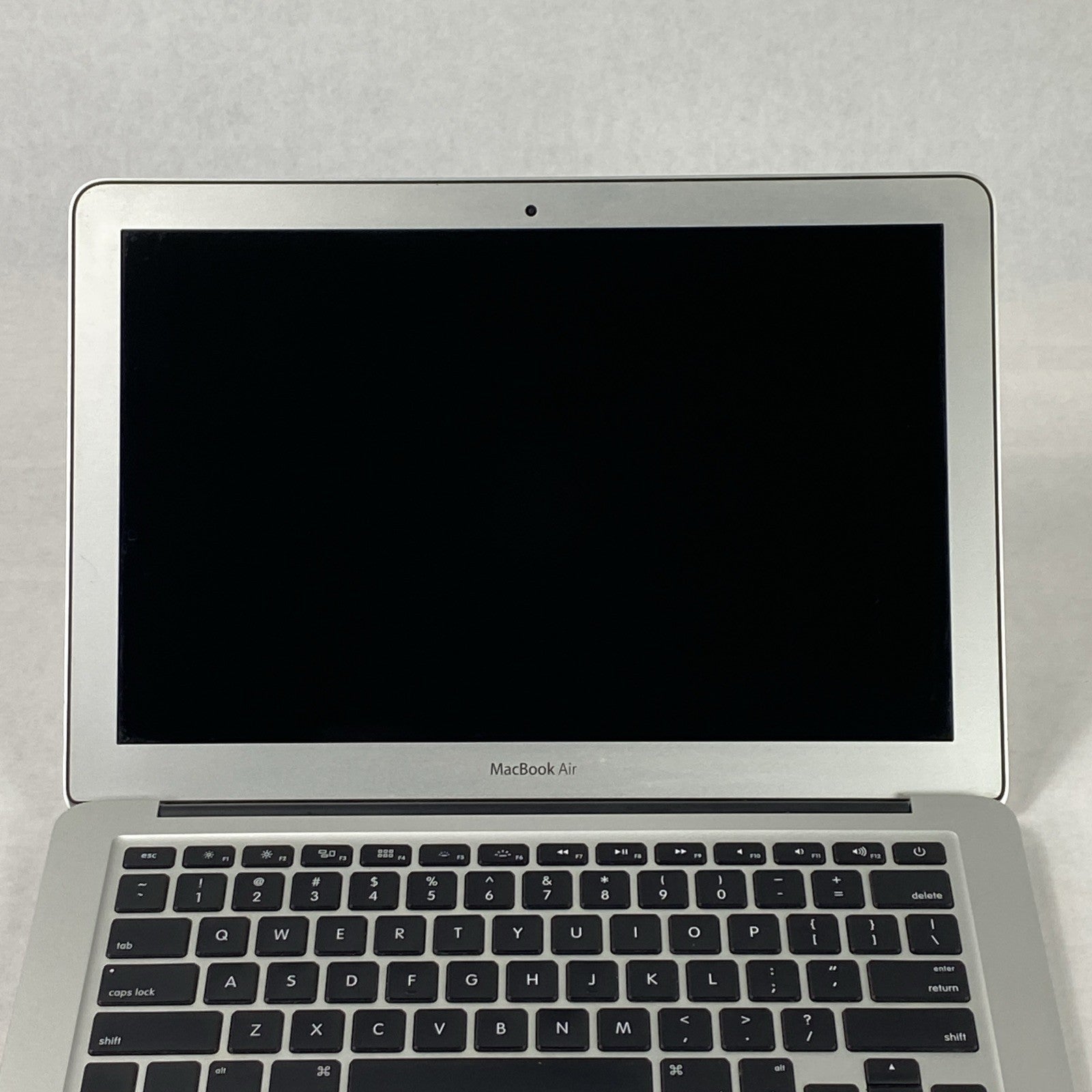 Apple MacBook Air A1466 2012 13" 1.8GHz i5 4GB RAM 250GB SSD os10.15.7 364Cycles