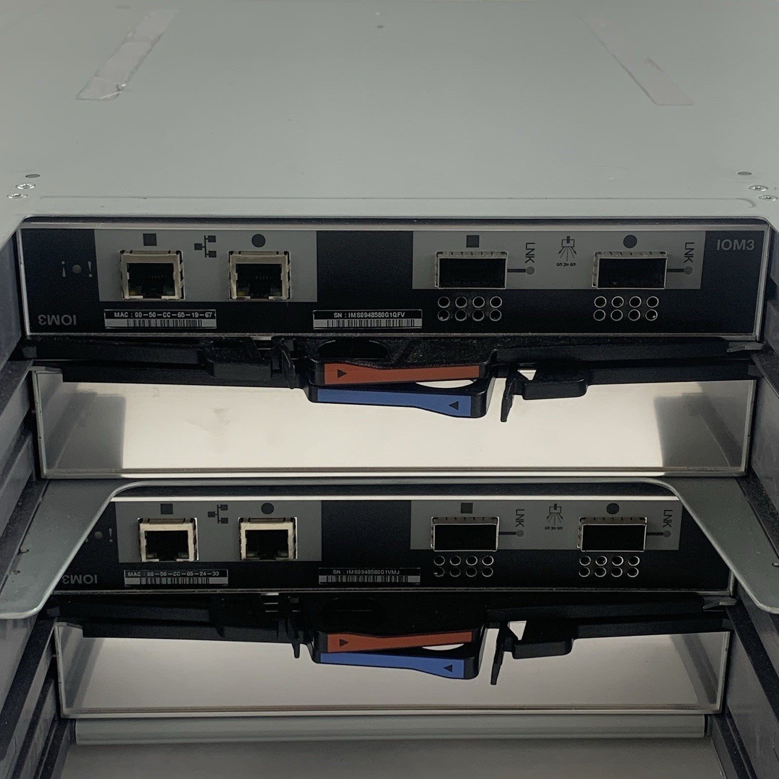 NetApp DS4243 NAJ‑0801 4U 24‑Bay Disk Shelf Chassis 2x IOM3 4x PSUs No HDDs10