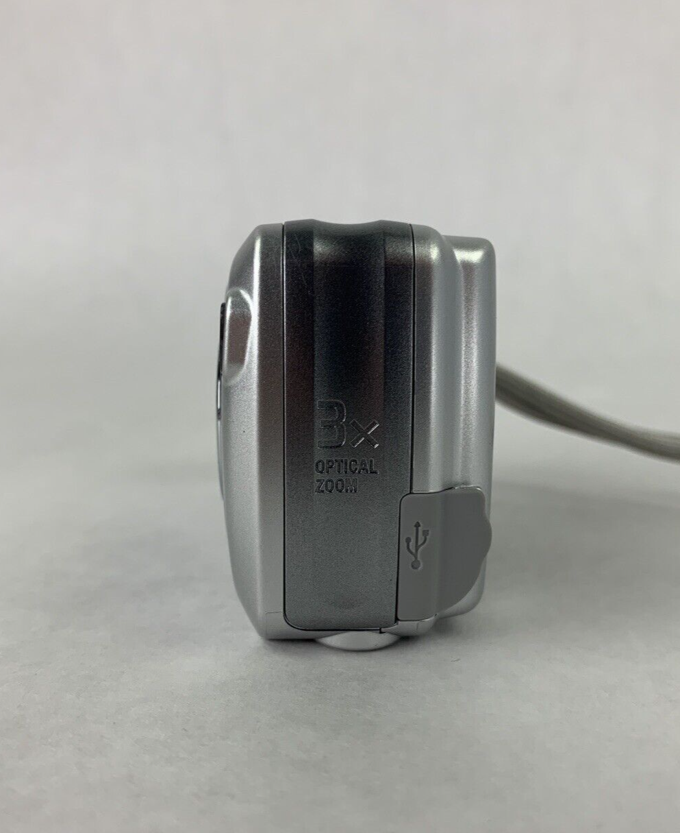 Sony DSC-S600 Cyber Shot 6.0 MP Digital Camera w/ Case No Power Parts and Repair