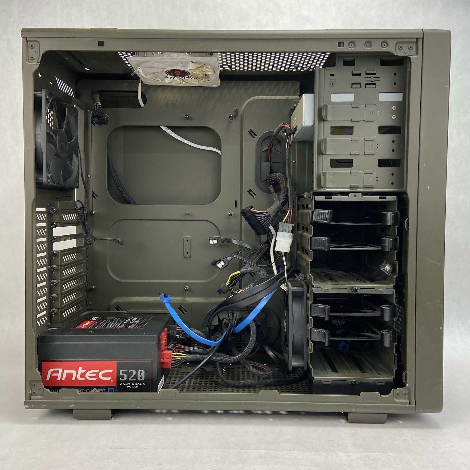 Corsair Vengeance C70 Mid Tower Gaming Case Antec HCG-520M 520W PSU9
