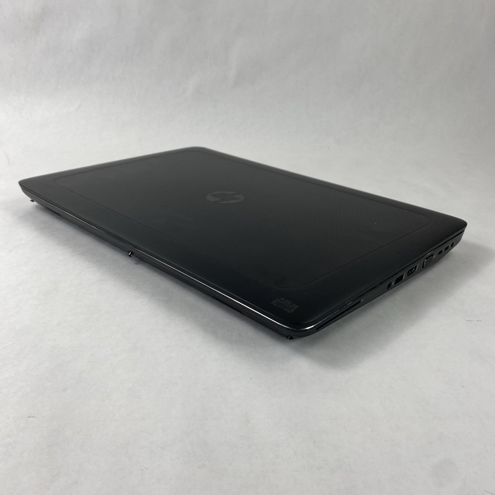 HP ZBook 17 G3 Intel Core i7-6700HQ 2.60 GHz 8 GB RAM 17.3" No HDD No OS