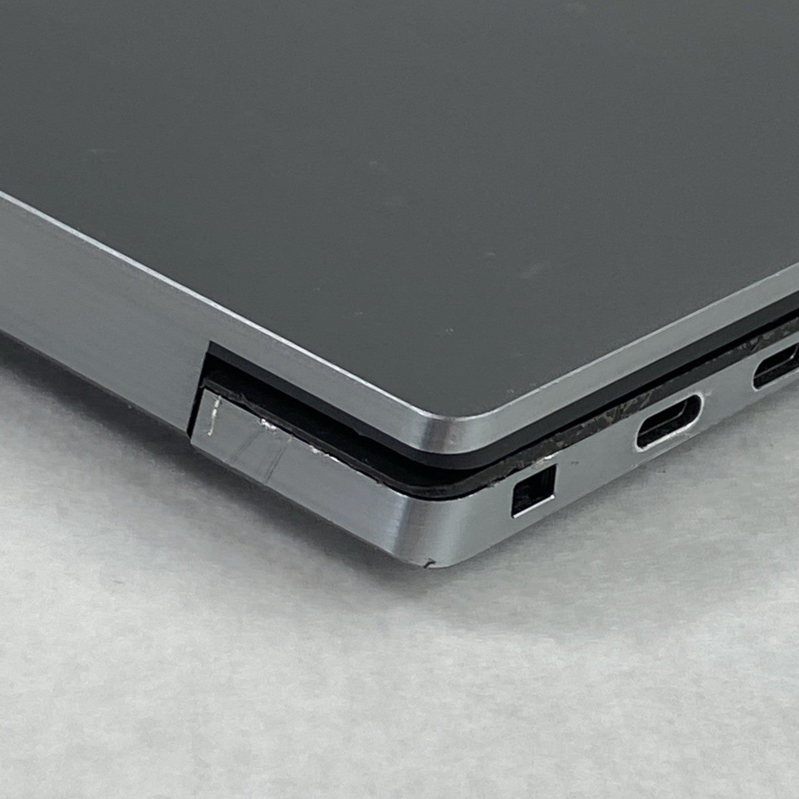 Dell Precision 5550 Xeon W10855M 2.8 GHz 16 GB RAM 15.6" No Battery No HDD No OS