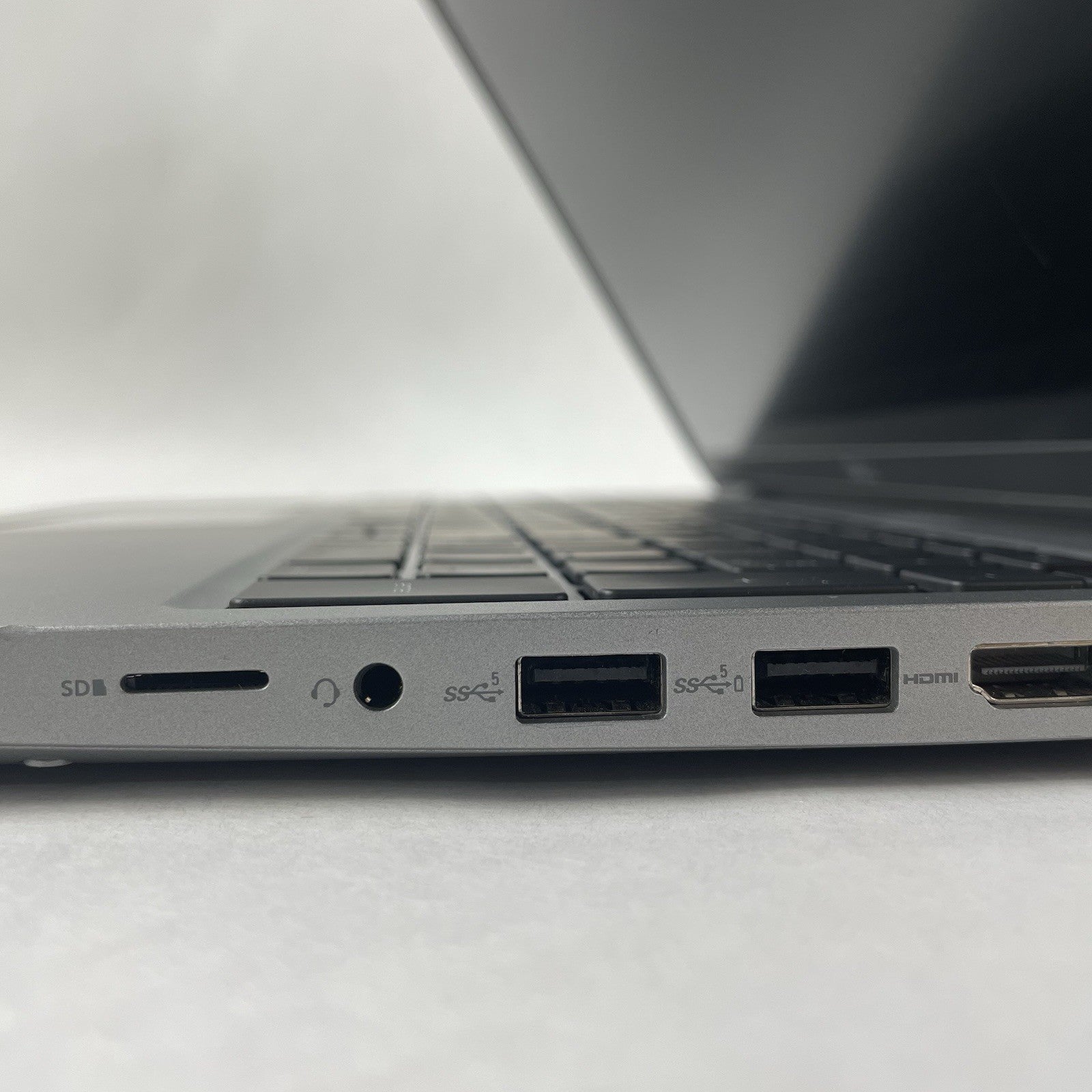 Dell Latitude 5540 15.6" i5-1345U 4.35 GHz 8 GB RAM No SSD/OS/AC - READ Residue9