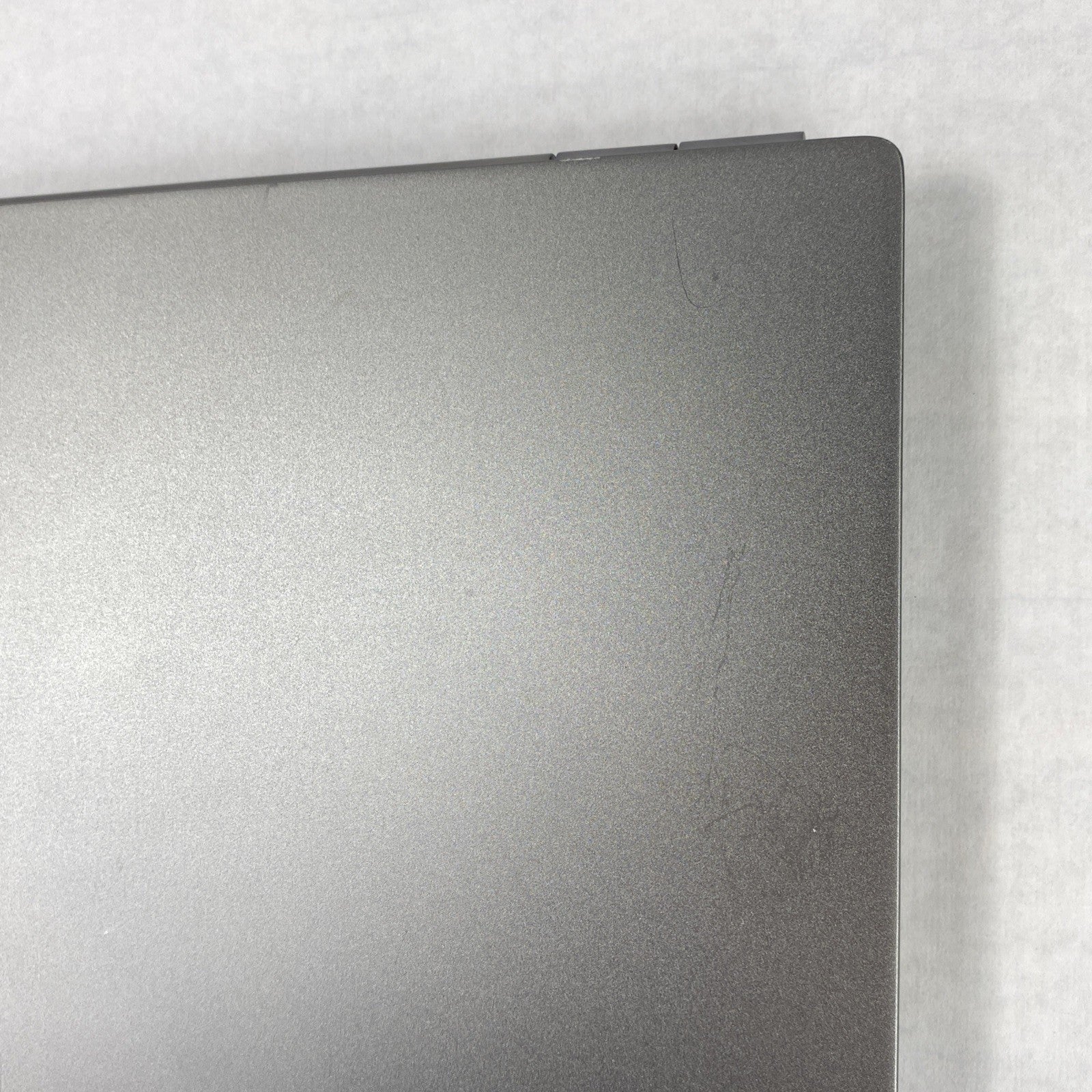 Lenovo ThinkBook 13s-IWL i7-8565U 1.8GHz 8GB RAM 13.3" No Battery No HDD No OS