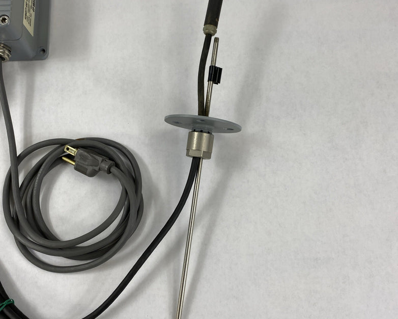 Vaisala HMP233 Humidity and Temperature Transmitter D2A1A2AA32A2B1A w/ Probe