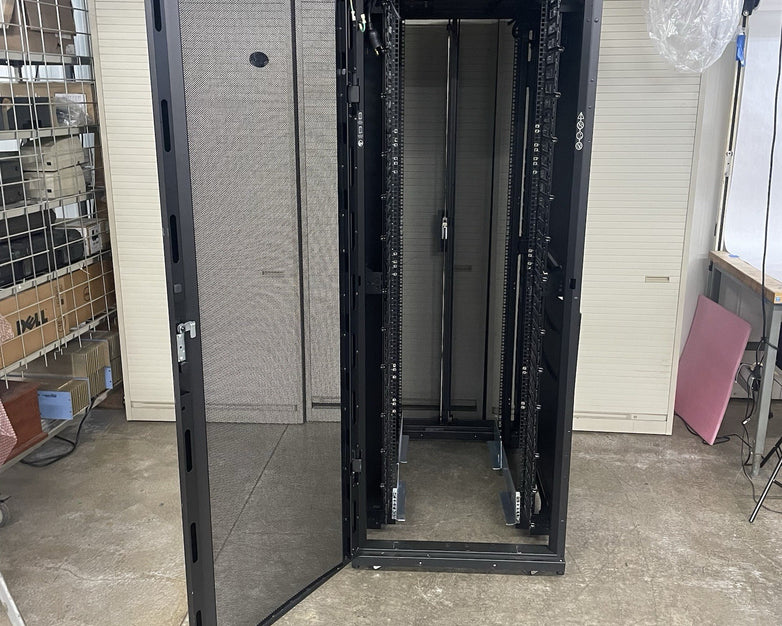 APC E242296 NetShelter SX 42U Server Rack 19" Enclosure Cabinet No Key