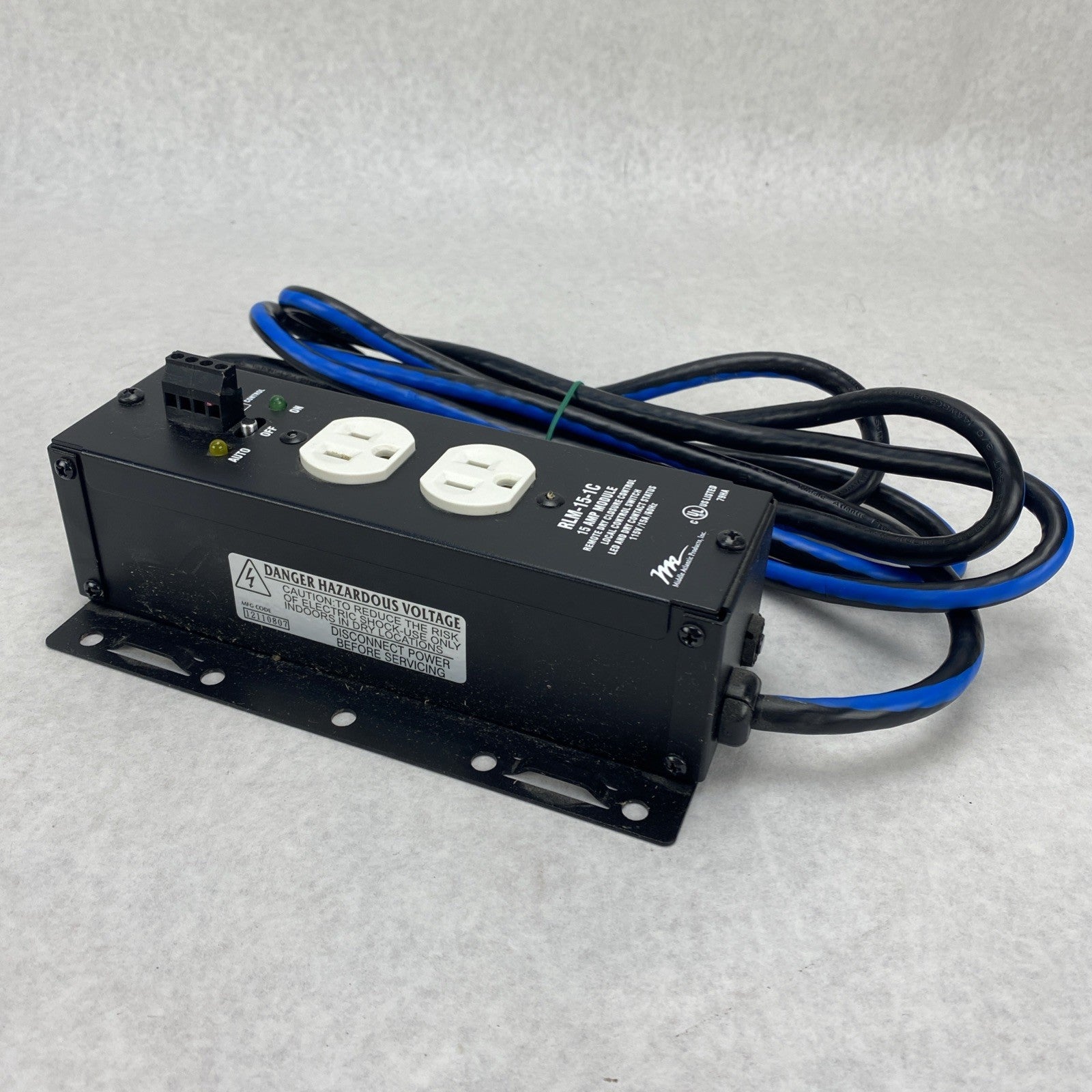 Middle Atlantic Products RLM-15-1C 15 AMP Module4