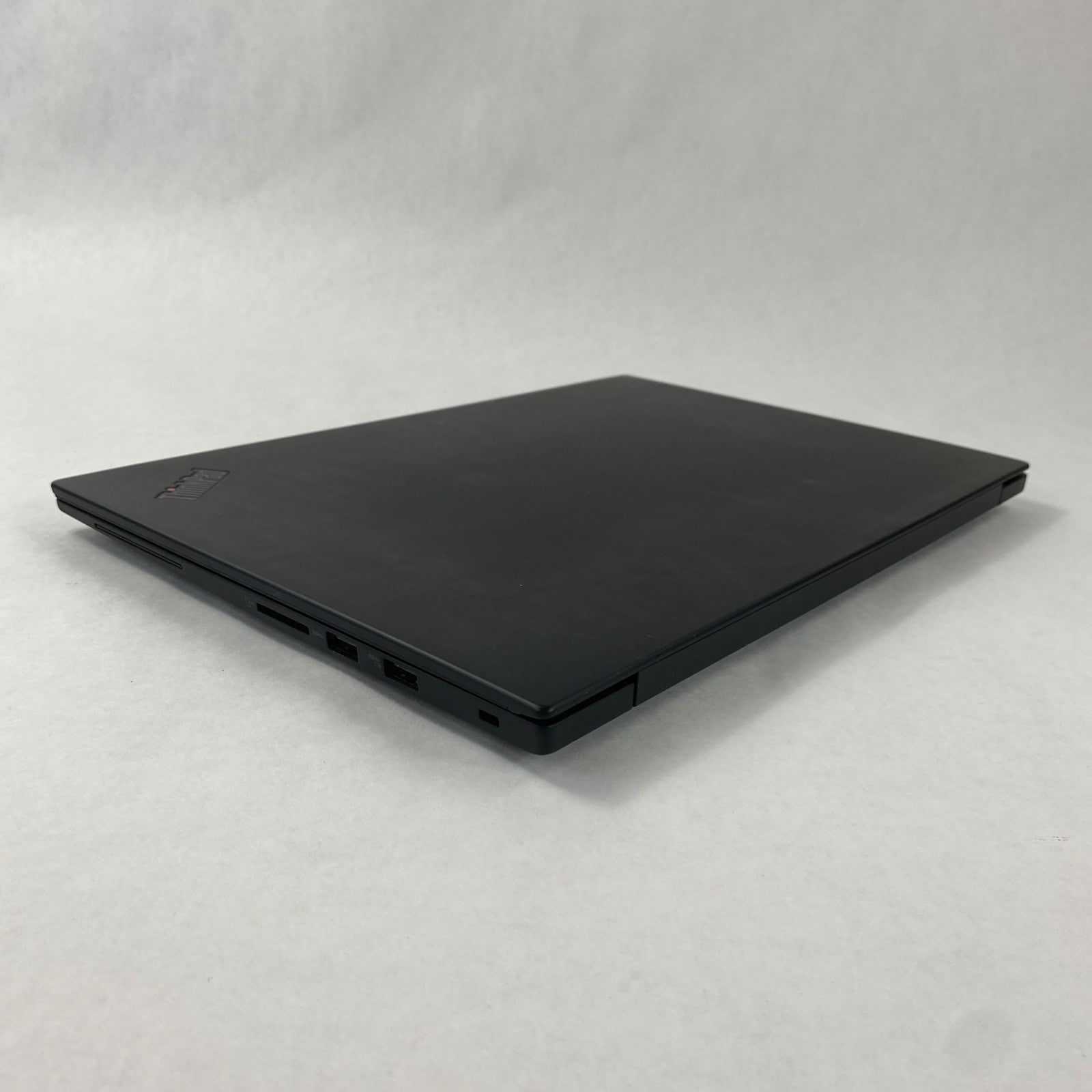 Lenovo ThinkPad P1 15.6" Touch Xeon E 2176M 2.70 GHz 16 GB RAM No HDD No OS