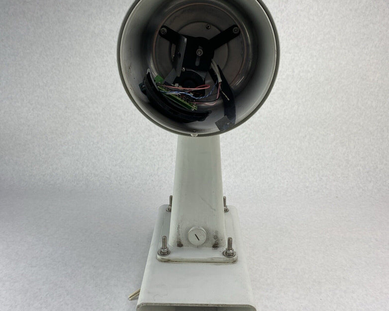 Pelco DF5-PG-E1 Fixed Mount Outdoor Pendant No Camera w/ Wall Mount PA-402