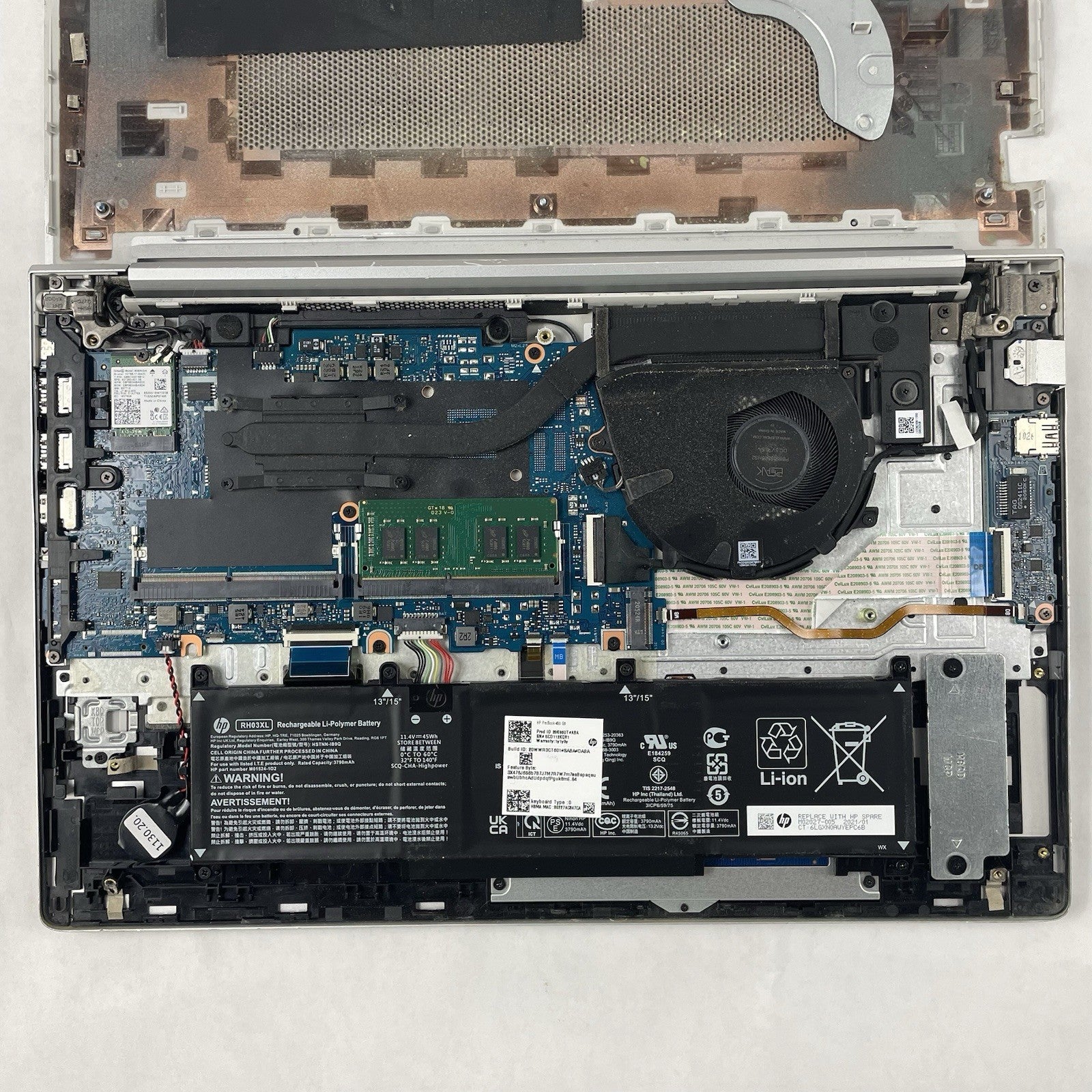 HP ProBook 450 G8 15.6" i5-1135G7 2.40 GHz 8 GB RAM No SSD/OS/AC - Bad Bottom17