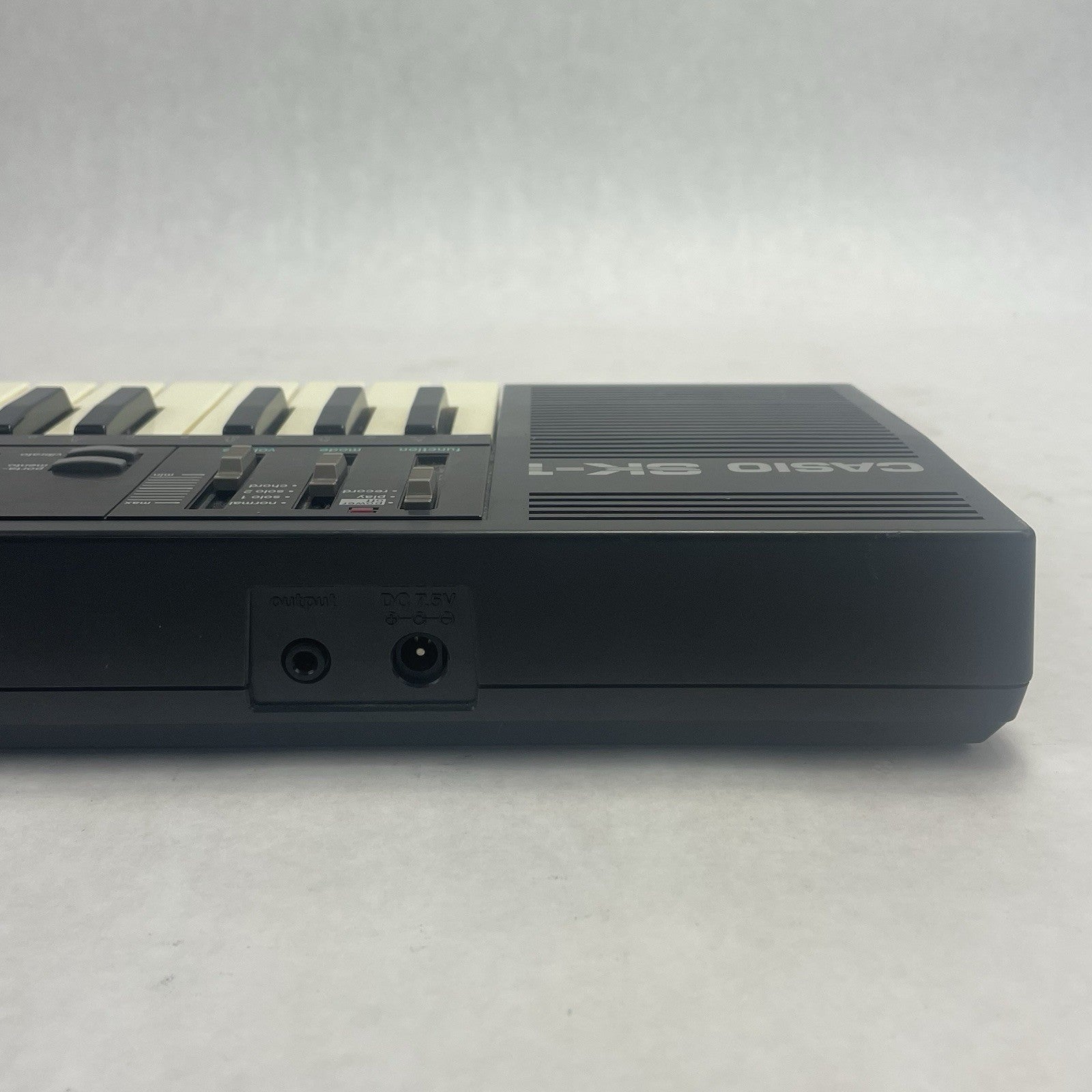 Casio SK-1 Portable 32 Key Sampling Keyboard9
