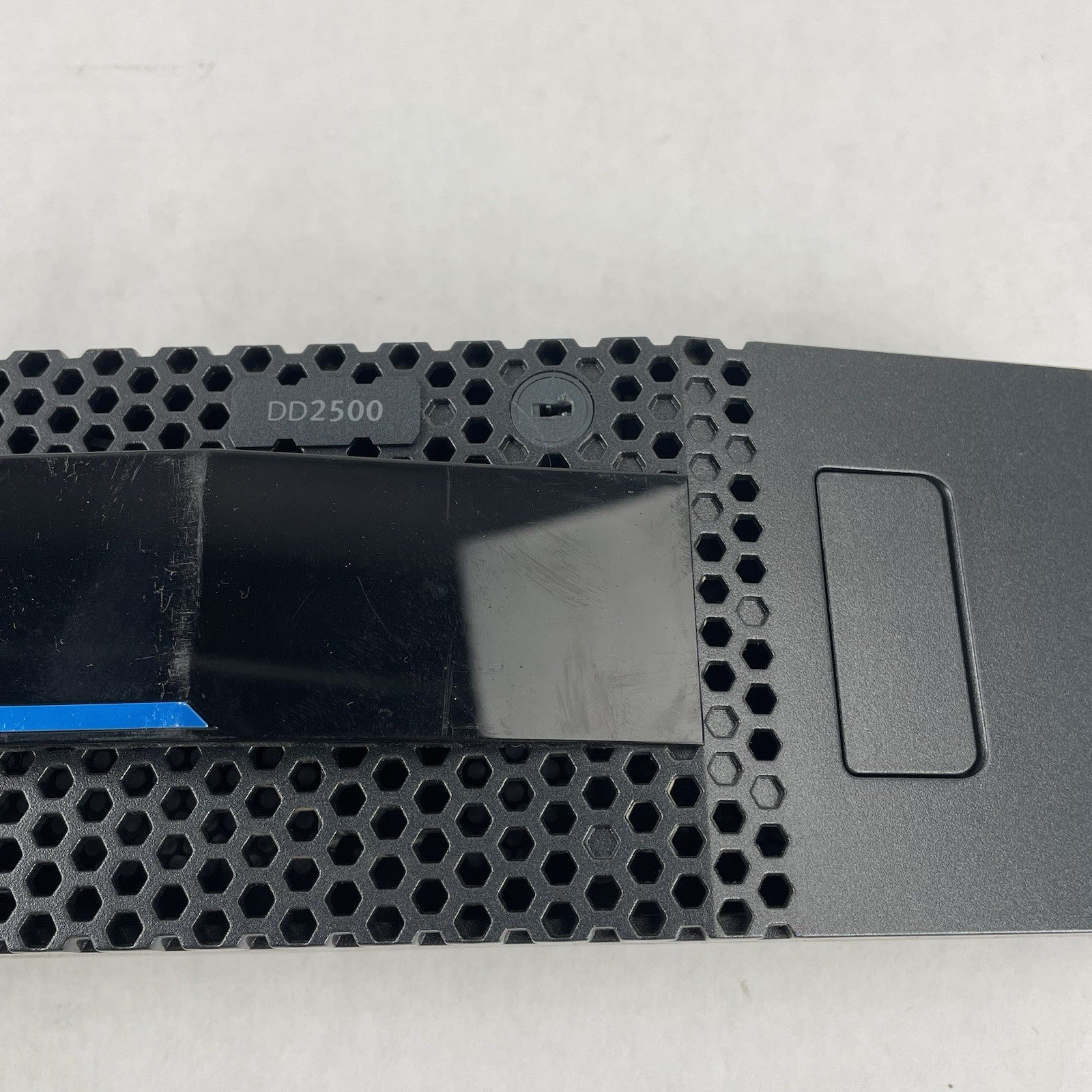 EMC Data Domain DD2500 100-564-598 Server Front Bezel Cover WITHOUT KEYS2