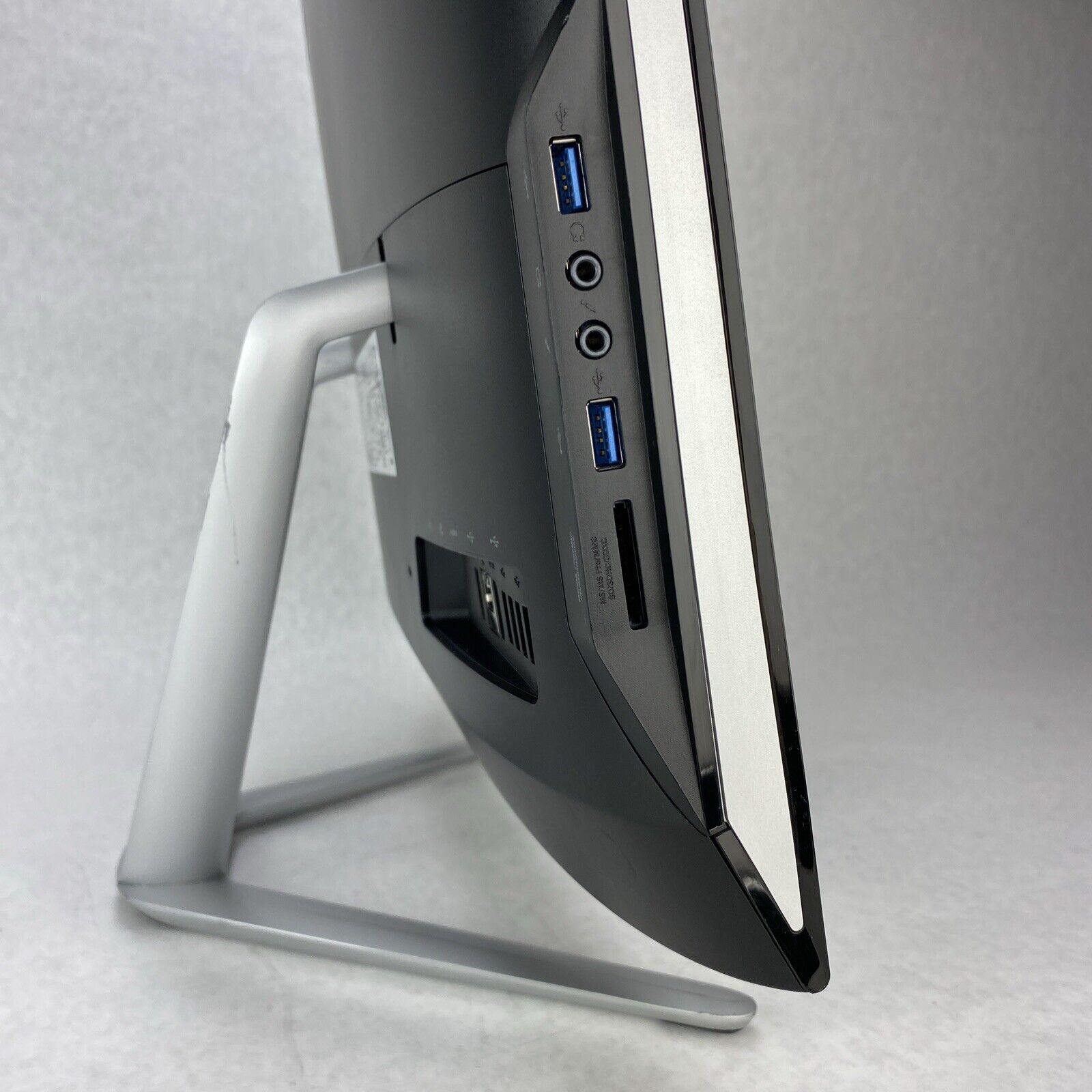 Lenovo C460 AIO-FOAD 21.5" Intel Pentium G3220T 2.60GHz 4GB No HDD No OS No AC