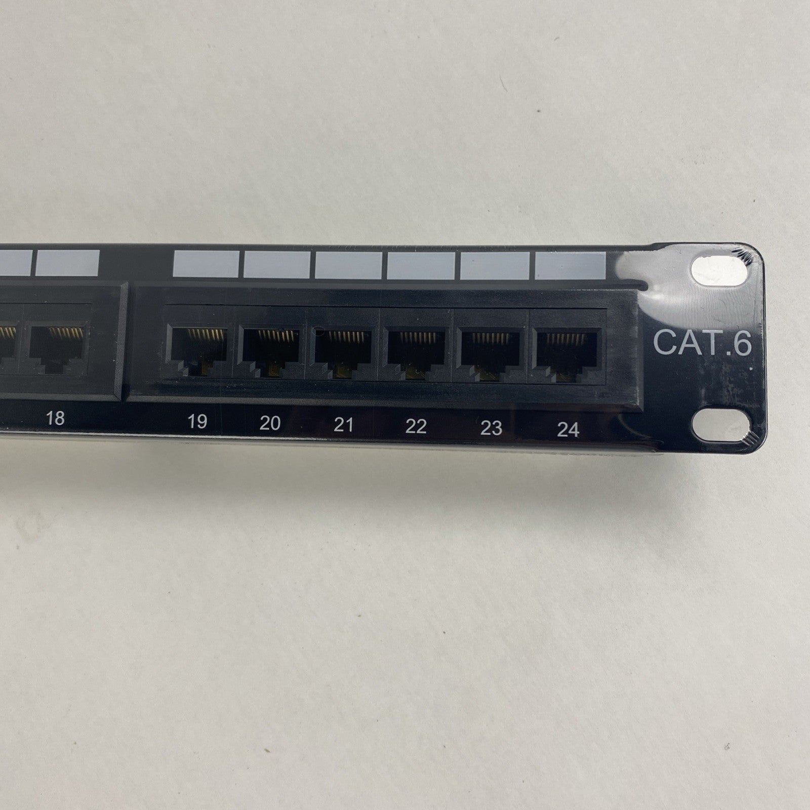 Cable Matters RJ45 110-Type 24-Port Cat 6 1U Patch pannel Open Box Sealed5