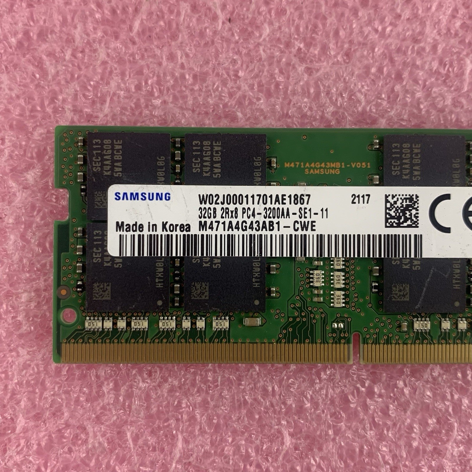 Samsung M471A4G43AB1-CWE 32 GB DDR4 SO-DIMM PC4-3200AA 260-Pin Non-ECC RAM2