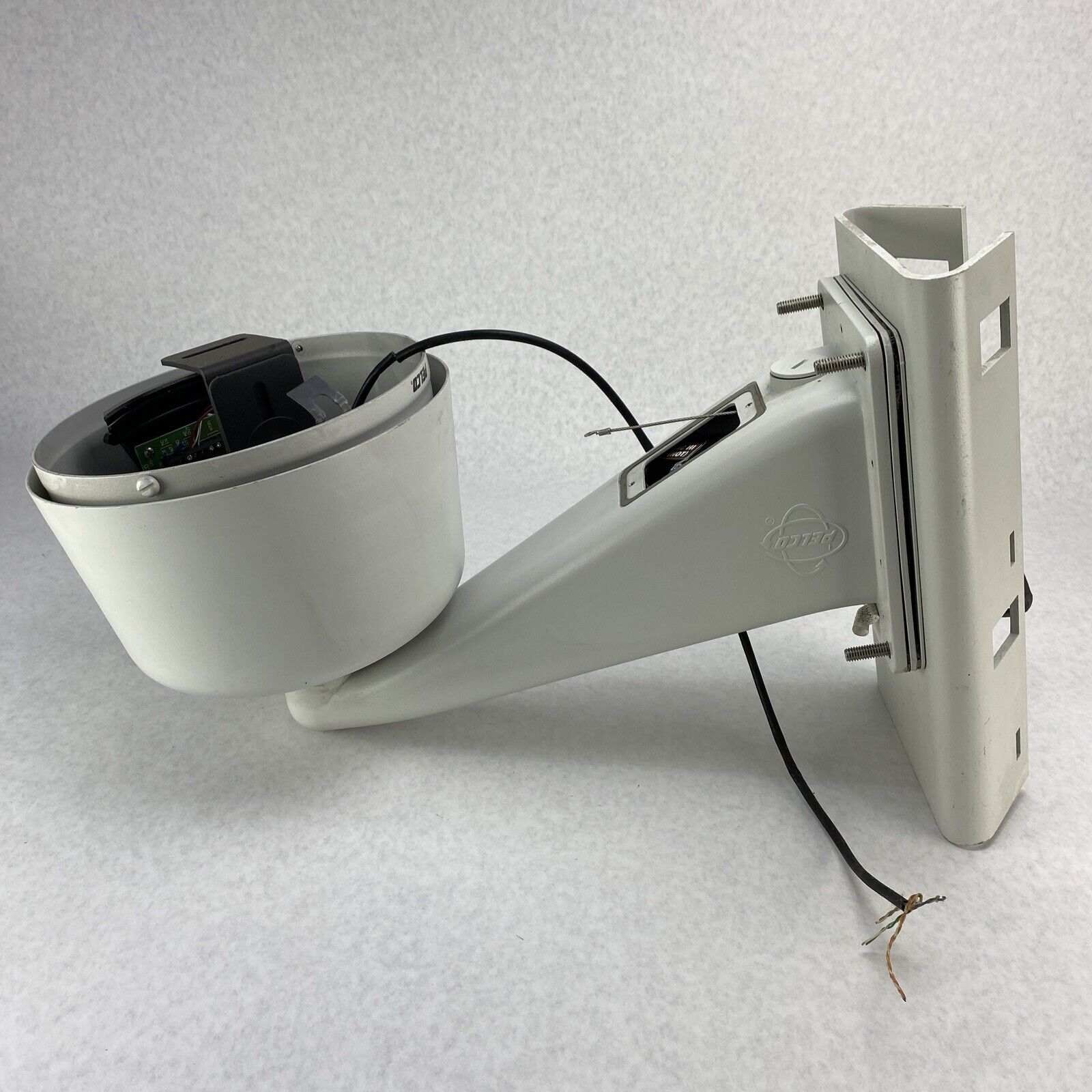 Pelco BB4-PG-E Outdoor Pendant Fixed Mount No Dome w/ PA402 Mount & Components
