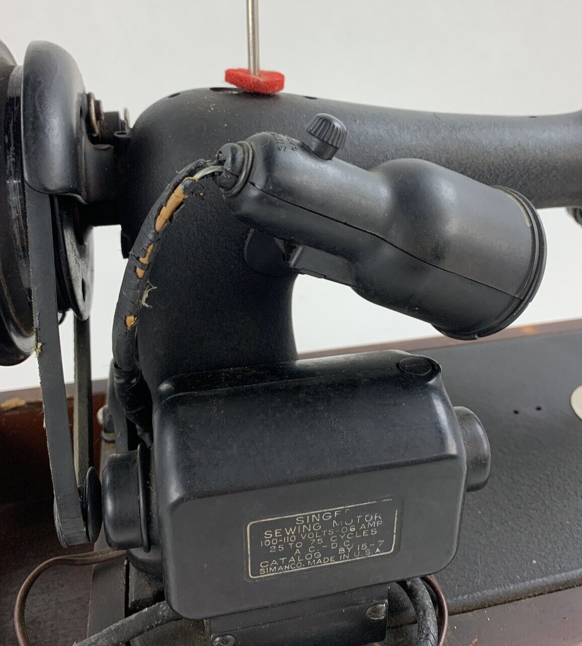Singer Sewing Machine 15-7 Powers On Motor Runs Dried Belts
