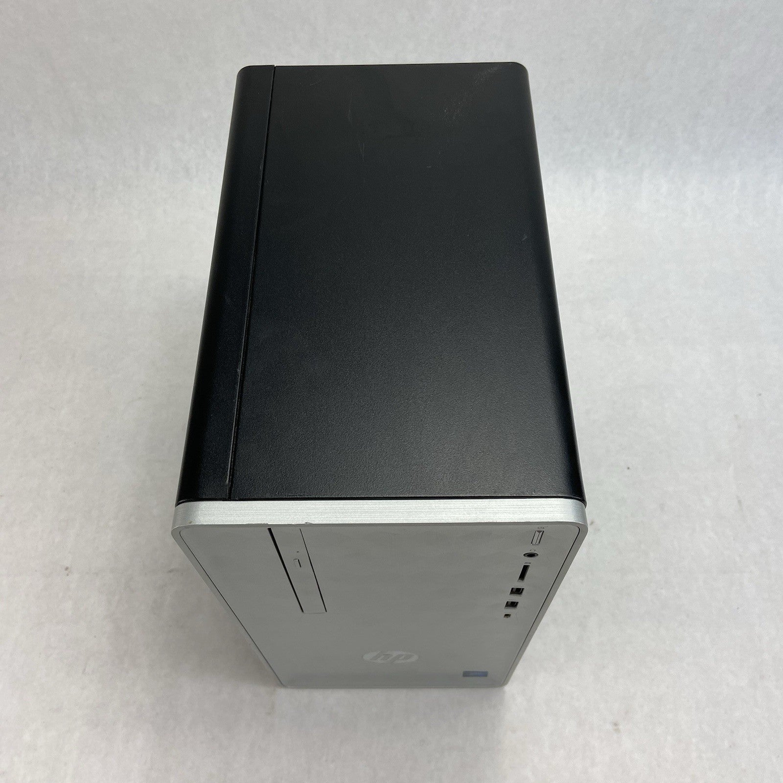 HP Pavilion 590-p0050 DT Intel Core i5-8400 2.8GHz 8GB RAM No HDD No OS2