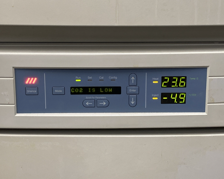 Forma Scientific 3110 Dual Stacked Water Jacketed CO2 Incubators