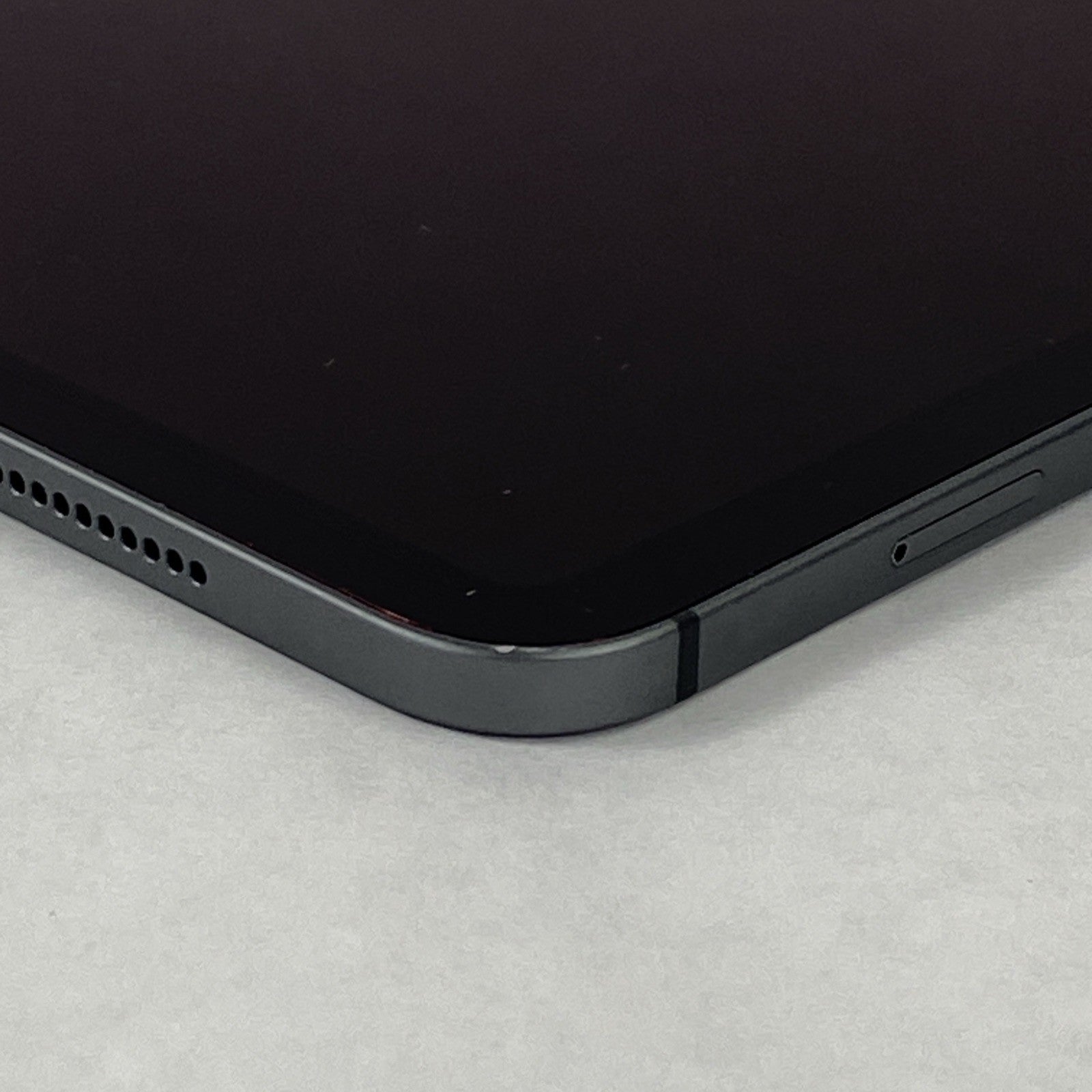 Apple iPad Pro 3rd Gen 12.9" A2014 64 GB Space Gray IOS 26.1