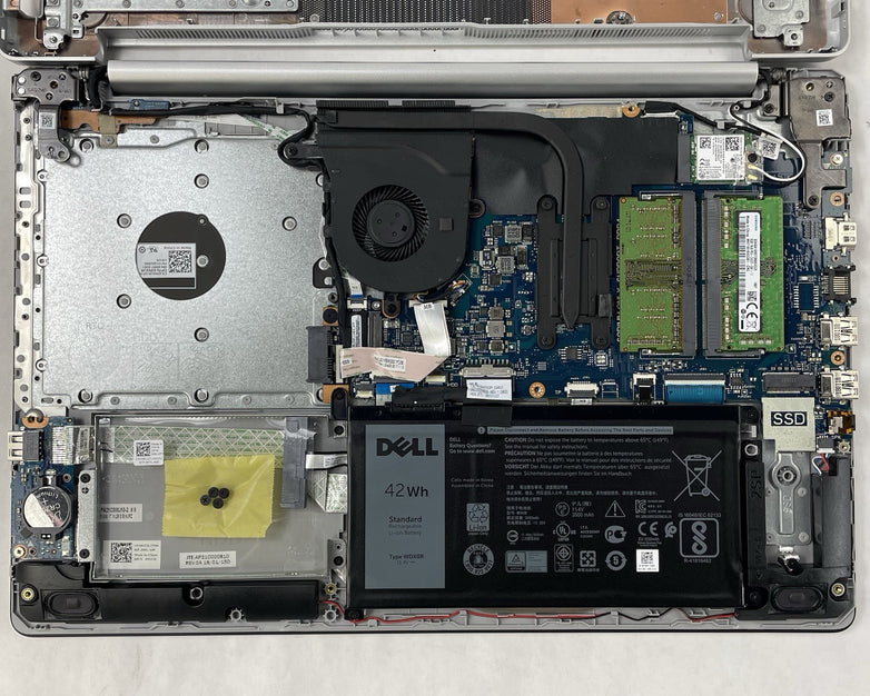 Dell Inspiron 5570 15.6" i7-8550U 1.80 GHz 12 GB RAM No SSD/OS/AC
