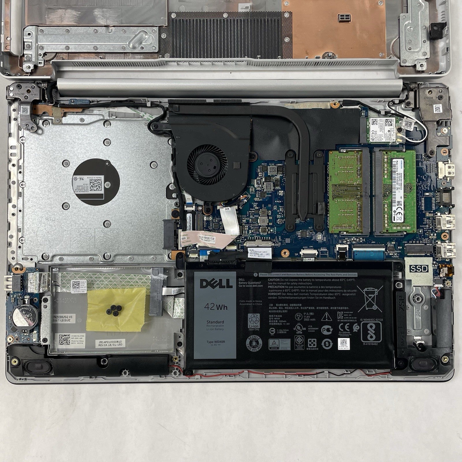 Dell Inspiron 5570 15.6" i7-8550U 1.80 GHz 12 GB RAM No SSD/OS/AC18