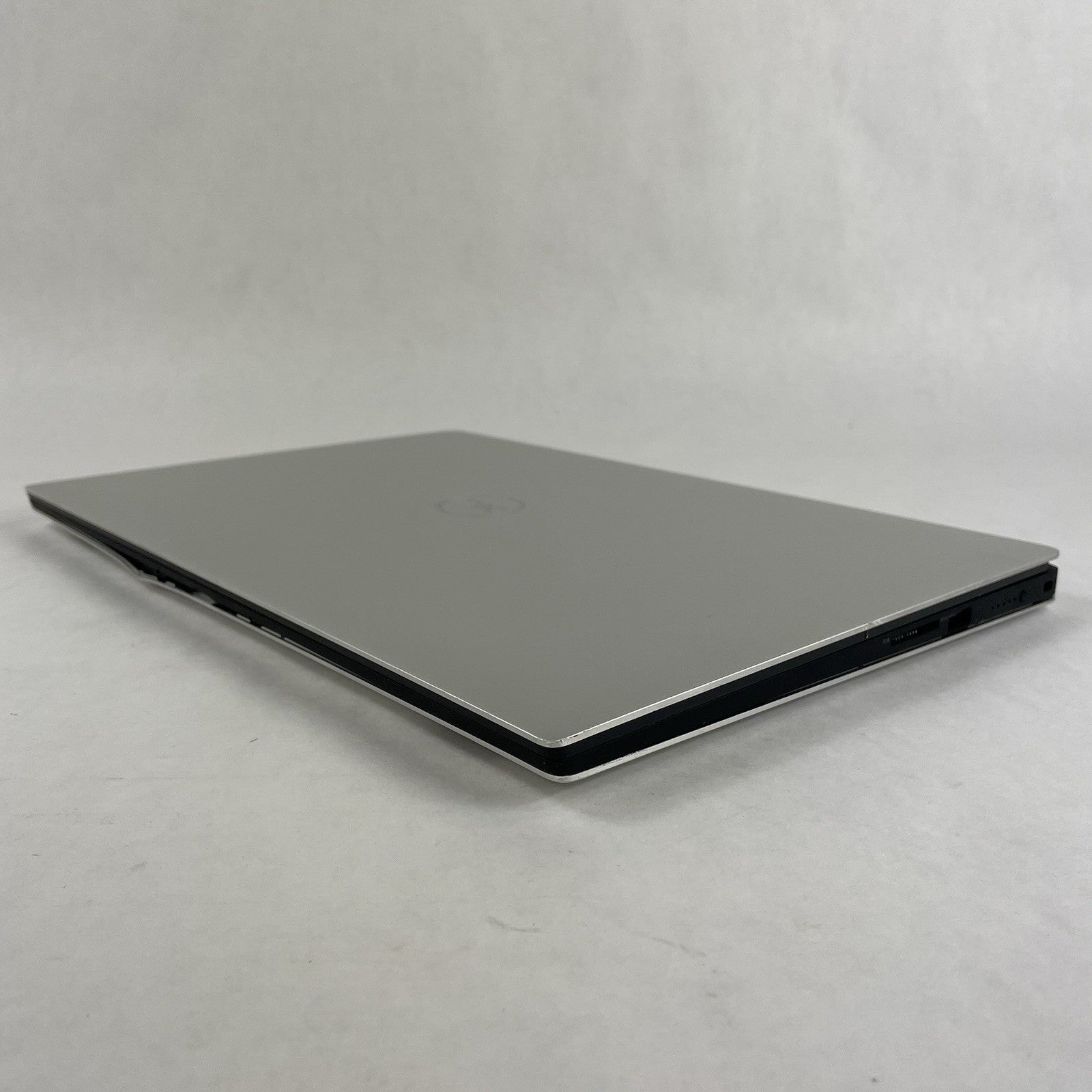 Dell XPS 15 9570 15.6" i5-8300H 2.30 GHz 8 GB RAM No SSD/OS/AC - Bent Bottom15