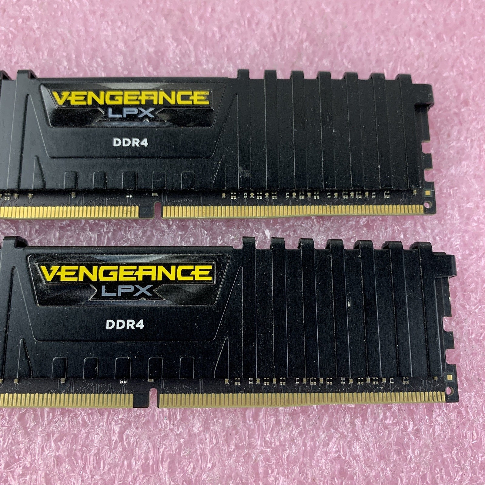 Corsair Vengeance CMK16GX4M4A2666C16 LPX Series 16 GB PC4 DDR4-2666MHz Lot of 2