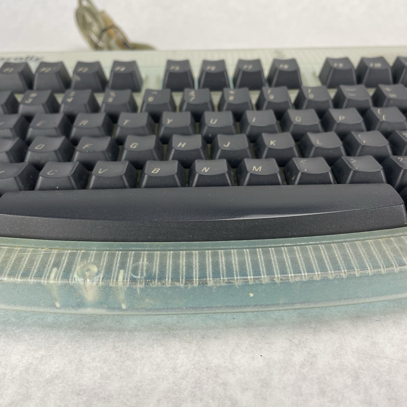 Macally iKey Wired USB Keyboard