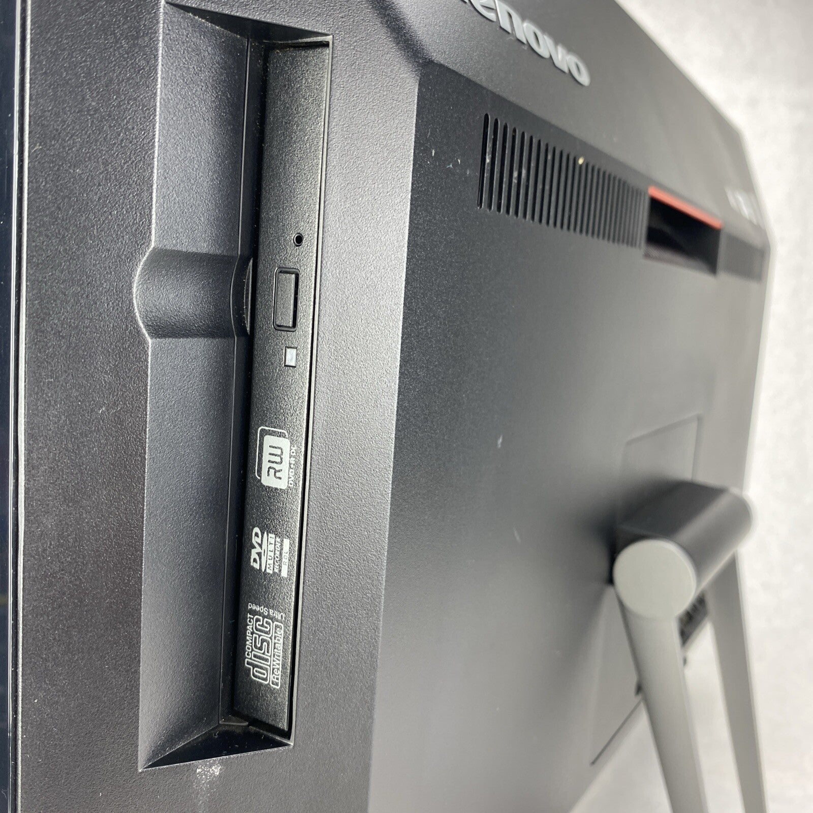 Lenovo ThinkCentre E93z AIO Intel Core i3-4130 3.40GHz 4GB RAM No HDD No OS