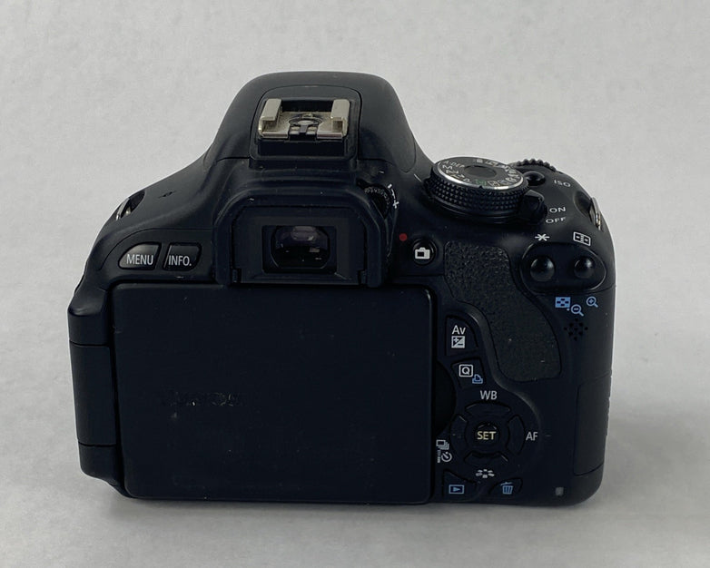 Canon DS126311 Camera EFS 18-55mm Macro 0.25m/0.8ft Zoom Lens w/Battery and Dock